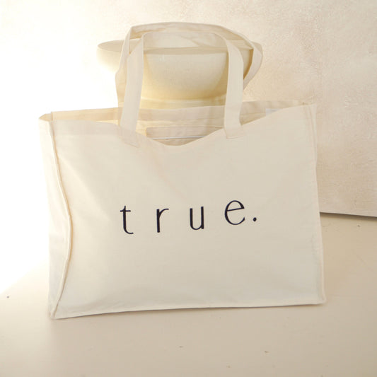 true. tote s črnim napisom