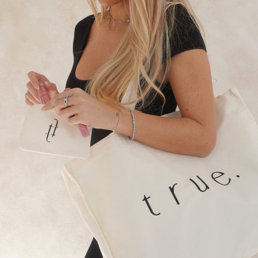 true. tote s črnim napisom